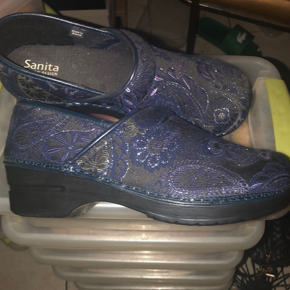 Nursing shoes NWOT